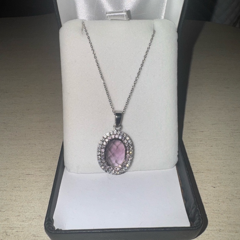 Elegant Silver and Purple Pendant Necklace